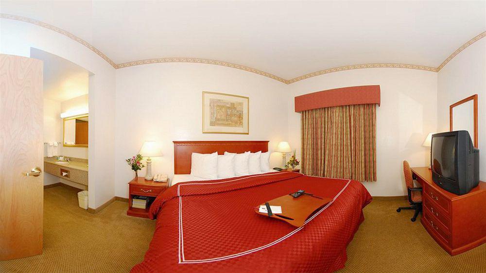 Four Points By Sheraton Raleigh Arena מראה חיצוני תמונה